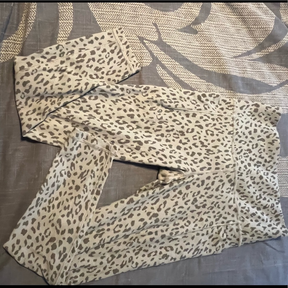 Athleta Salutation Stash Pocket legging